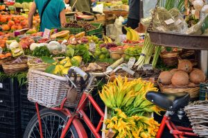 market-3720612_1920